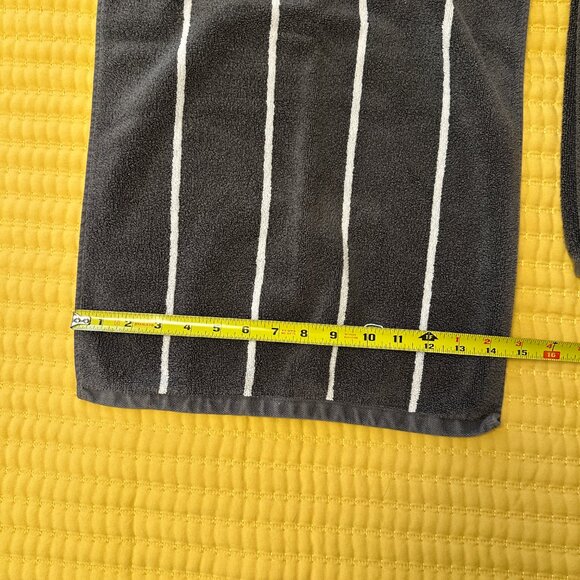 Pair of Lacoste hand towels, dark gray with white strips - Picture 5 of 9